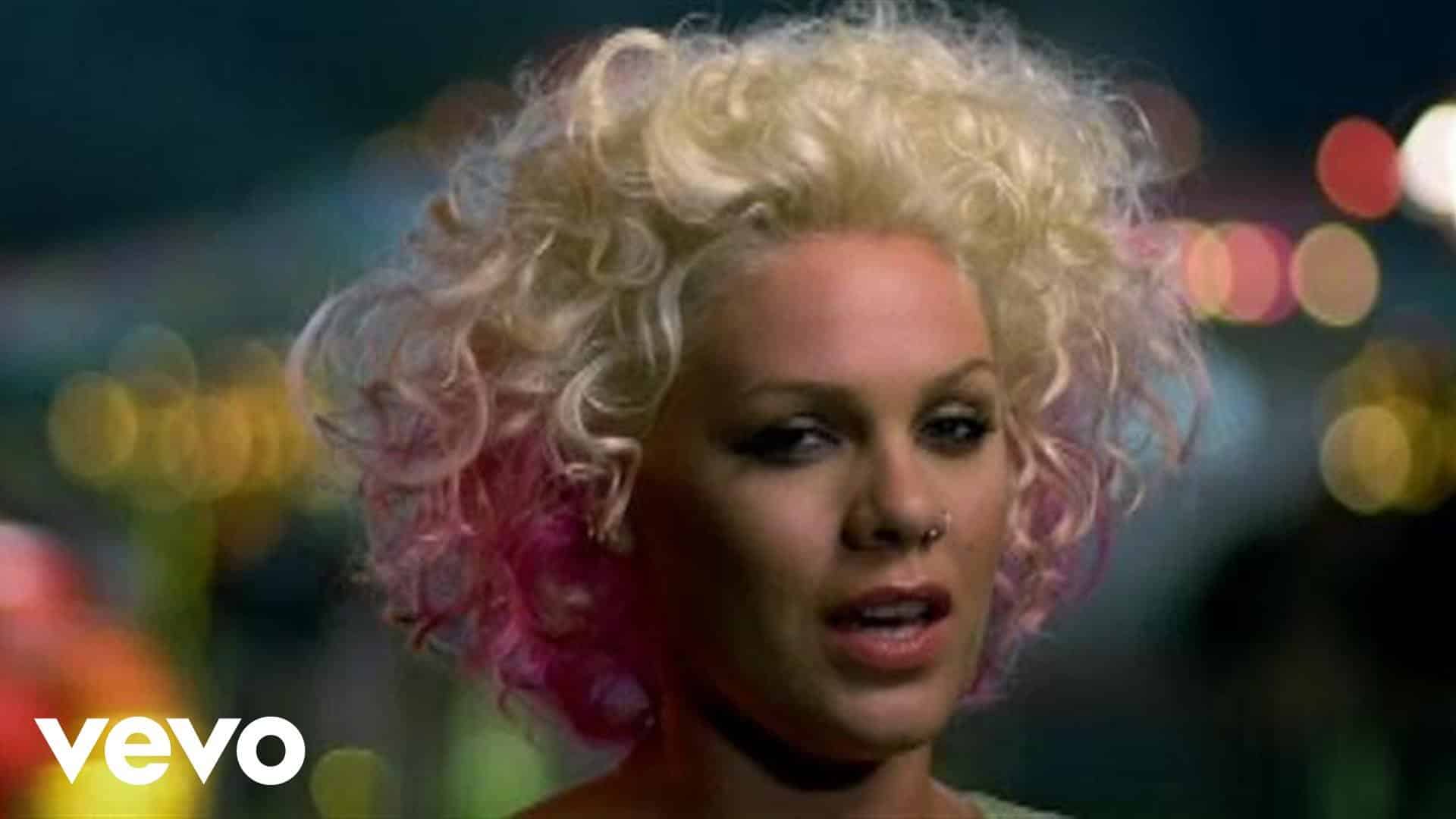 Pink knew. Пинк клипы. P!NK - who knew. Who knew Pink клип. Лучшие клипы Pink.